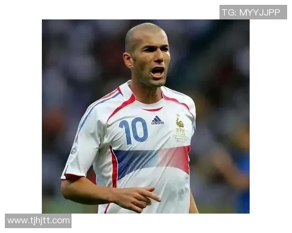 美国足球明星的辉煌历程与成就解析,探索他们对足球运动的影响与贡献 美国足球明星的辉煌历程与成就解析,探索他们对足球运动的影响与贡献