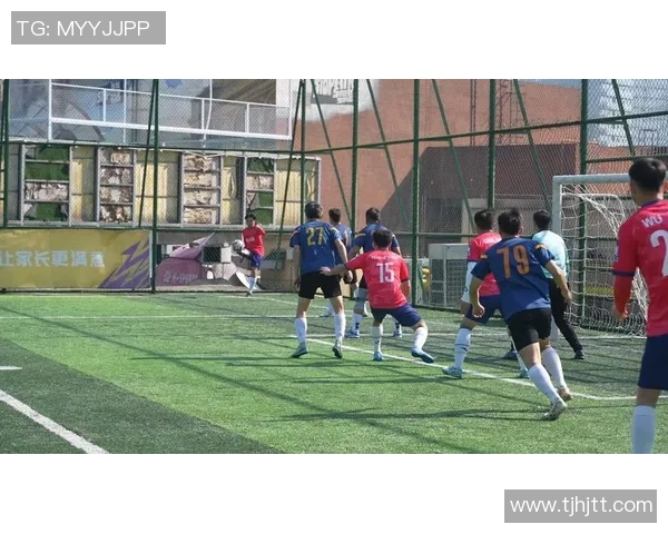 欣赏足球明星精彩踢球瞬间视频带你领略足球魅力与激情 欣赏足球明星精彩踢球瞬间视频带你领略足球魅力与激情